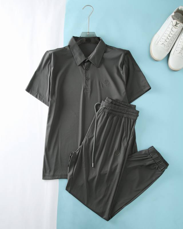 新品套装 Lor* Piana衣服 裤子Ly68130 2025Ss夏季新款，男士经典徽章刺绣标识翻领短袖Polo衫+抽绳卫裤套装！贸易公司渠道稀出，领先Gw发