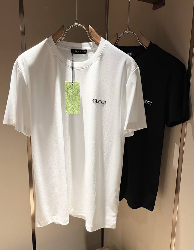 Gucc*古家 2025春夏新款男女同情侣款休闲宽松棉质圆领短袖T恤衫！贸易公司渠道稀出，同步官网发售 ！ 2025春夏最新系列，经典时尚设计元素，为全新系列注