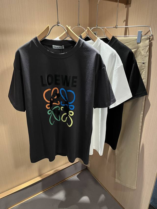 Loe*We罗*威 2025春夏新款男女同款短袖T恤，意大利原厂订单渠道，极具个性高级风，标志Logo图案印花工艺设计！情侣款纯棉短袖T恤！！最新时尚潮流人气产