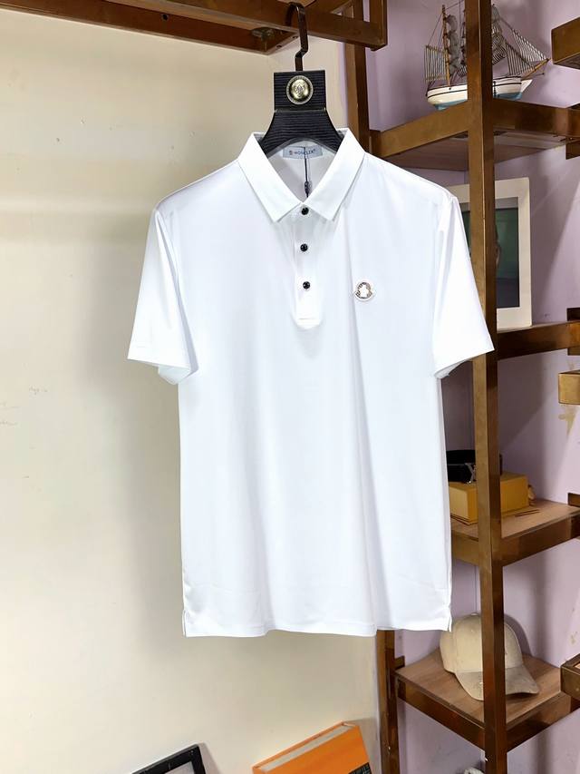 Moncler 蒙口 胖哥福音4Xl可穿200斤全品全品相订单商务休闲翻领短袖 让整体上身感 商务休闲的同时 时尚有型 属于轻商务休闲设计 让您轻松驾驭不同场合