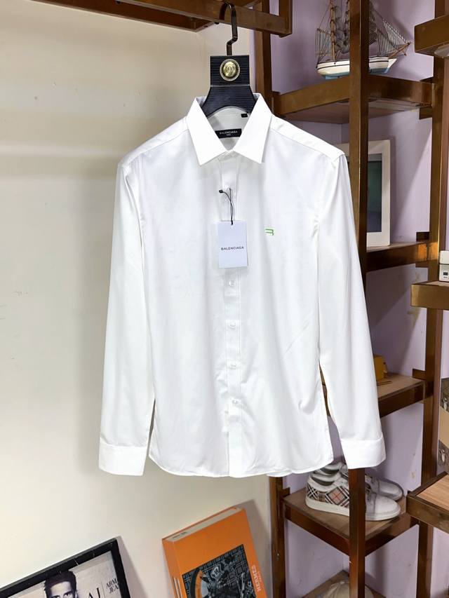 Balenciaga 巴黎世家 顶级商务原单长袖衬衫高级定制百搭款式 任何人都可以轻松驾驭 面料全订制工艺 胸前奢华经典品牌最新Logo设计，非常显档次懂货的必