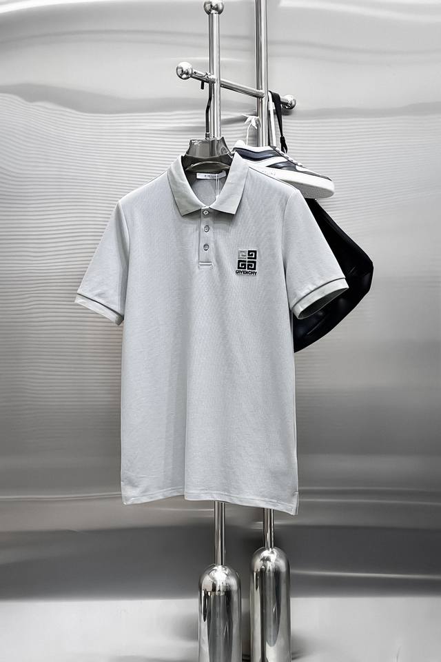 Givenchy 2025Ss夏季新款 Logo男士翻领Polo衫！经典商务男款，高端男装的天花板级别的商务男款！简约时尚大气不失优雅，单穿内搭体面过人，品质控