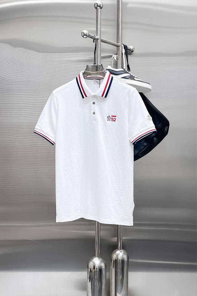Moncler 2025Ss夏季新款 Logo男士翻领Polo衫！经典商务男款，高端男装的天花板级别的商务男款！简约时尚大气不失优雅，单穿内搭体面过人，品质控