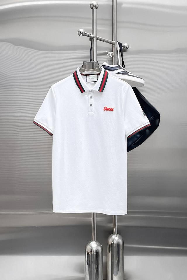 Gucci 2025Ss夏季新款 Logo男士翻领Polo衫！经典商务男款，高端男装的天花板级别的商务男款！简约时尚大气不失优雅，单穿内搭体面过人，品质控 细节