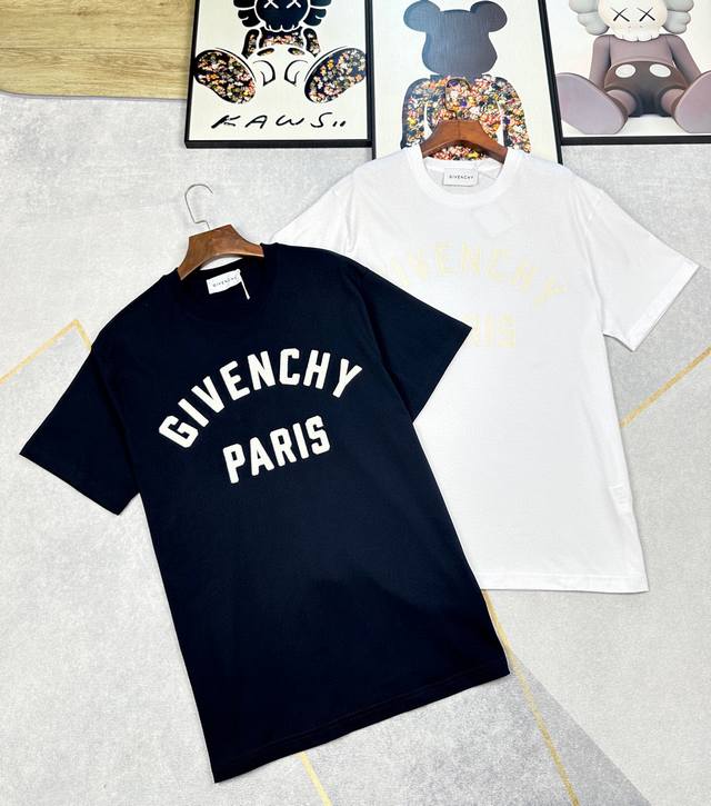 Givenchy 纪梵希25新款短袖T恤 面料：精梳紧密棉盖棉280G柔顺手感 宽松版型设计 男女同款正面罗缎Givenchy Paris Logo，搭配之字形