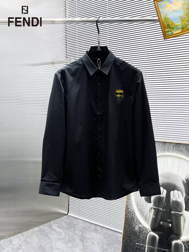 芬迪 2025Ss新款长袖 衬衫 衬衣，高端版本！专柜定制面料 透气舒适度高，细节无可挑剔，品牌元素设计理念，体现高品质。手感细腻柔软！呈现休闲裁剪，上身版型超