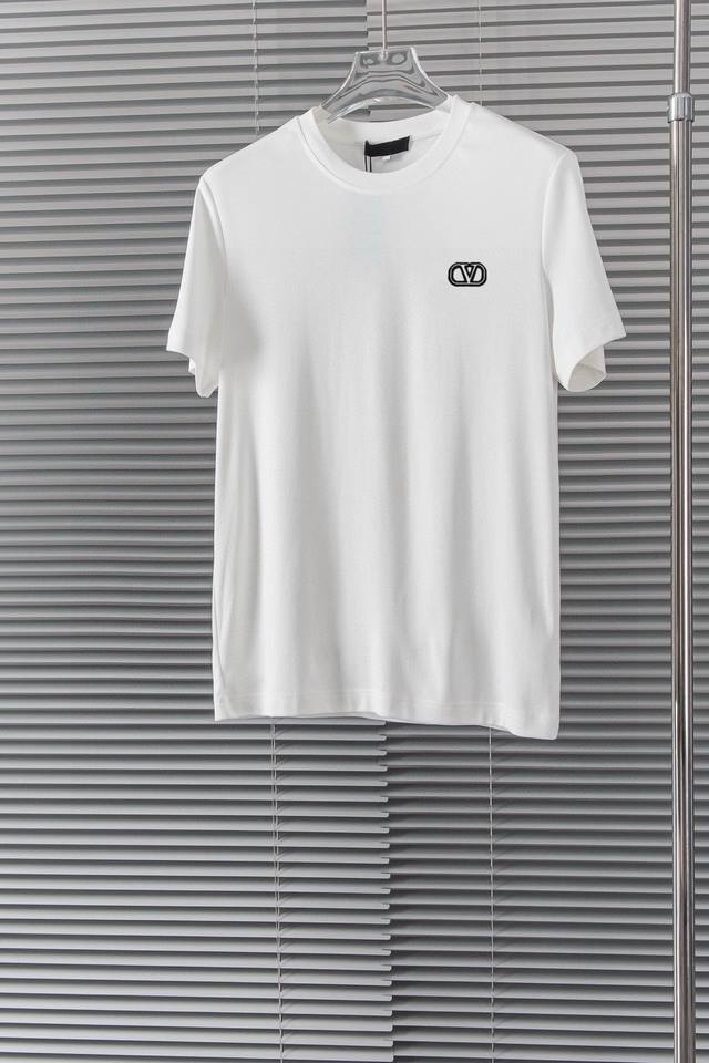 华奴天伦 2630Ss新款短袖T恤，定制进口原版丝光面料！经典Logo设计，简单大方得体 时尚不失个性 上身休闲随性 内搭单穿皆可 彰显大牌气质。尺码：M～3X