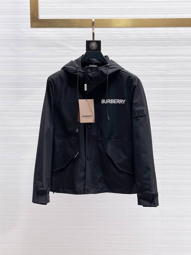 开春爆款 巴宝莉 Burberry 官网同款，提前发售！2025Ss开春新款男士夹克外套，原单三标齐全高端版本！带隐藏帽，专柜定制面料 透气舒适度高，细节无可挑