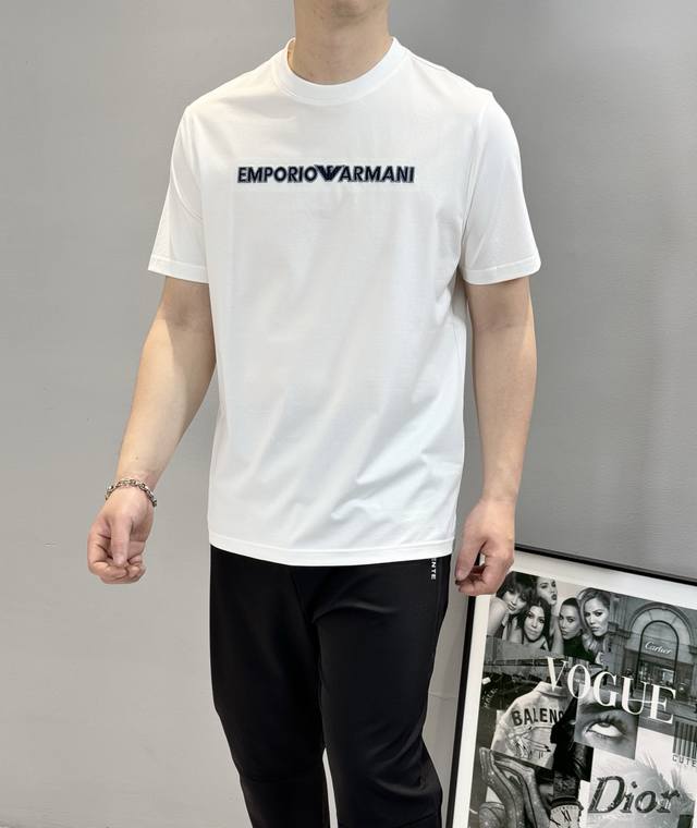 特P10白色：S-4Xl码数多～Arman*阿玛-尼25S春夏丝光棉T恤.优秀品质和当代流行元素搭配.前胸立体绣花质感Logo超强标签，3D刺绣设计.立体感满满