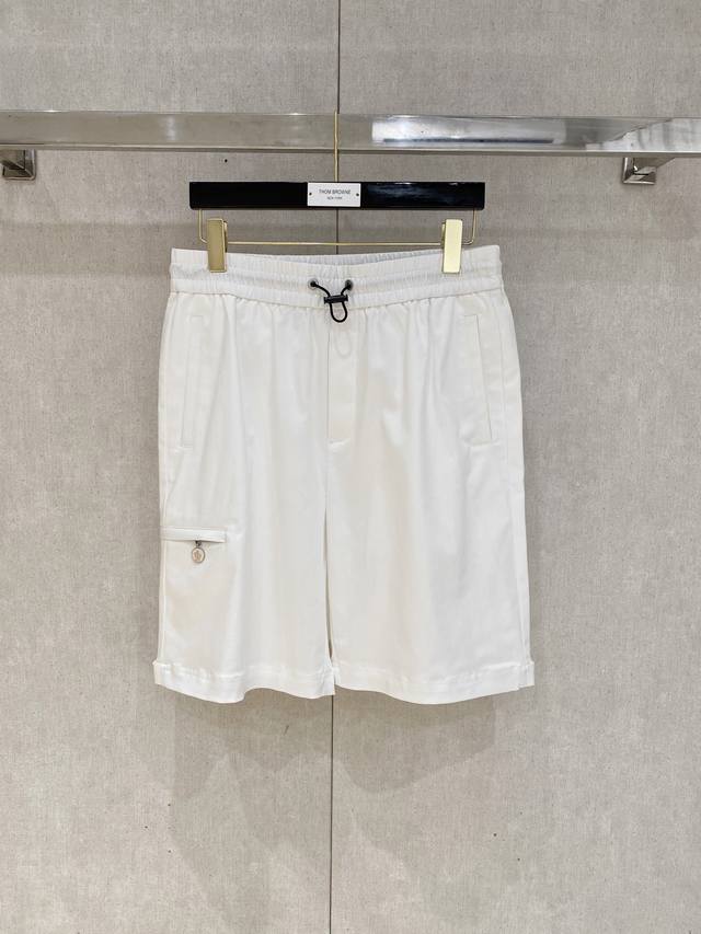 蒙口 男士精品休闲裤顶级面料休闲短裤 最新款上身版型无敌正绝对可以闭眼收的一款此款裤子非常百搭，弹力腰围,日常上班户外运动都可以穿着，是时尚休闲与户外运动的完美