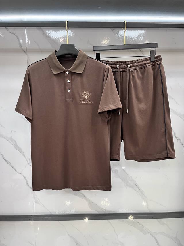 Lp2530最新品时尚休闲套装，顶级原版面料打造，穿着舒适，吸湿性透气性都非常良好，色牢度超高！无论内搭还是外穿都非常出彩单品！ Size：M-Xxxl