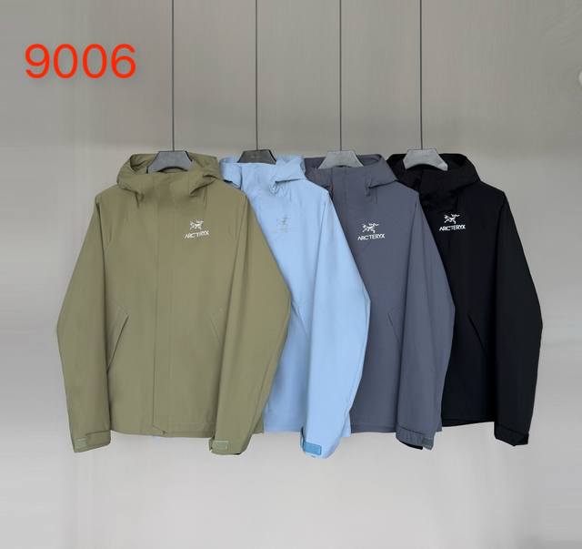 Arc’Teryx 软壳冲锋衣工艺说明：采用Gore-Tex 70D平纹消光面料特点： 防污 防风 防尘 做到三防 耐寒 保温 锦纶+氨纶 款号：766-900