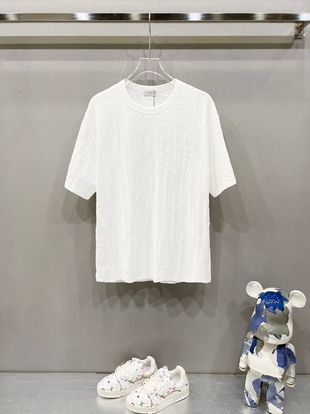 Dior 迪奥 原版定制提花面料圆领T恤品牌字母Cd满身提花切割Logo工艺标识官方同步 1:1原版开模时尚个性 百搭潮流纯原品质 原版洗水面料吊牌 领标 水洗