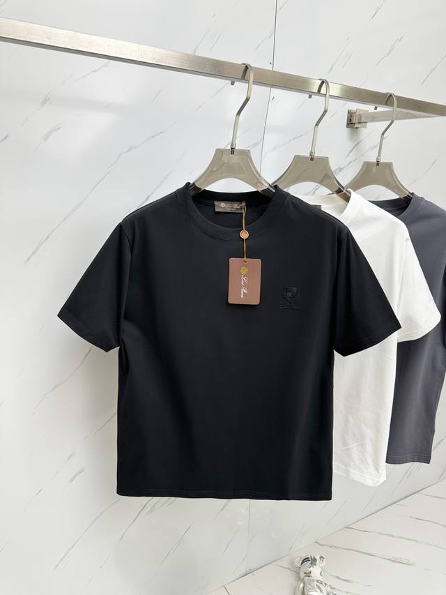 特价 元3件..3件起拿可以混搭拿 特价商品不退不换 黑色码数：S。M。Lp# 2025春夏新款首发专柜最新款短袖圆领T恤 高端订制 设计前卫时尚！品牌Logo