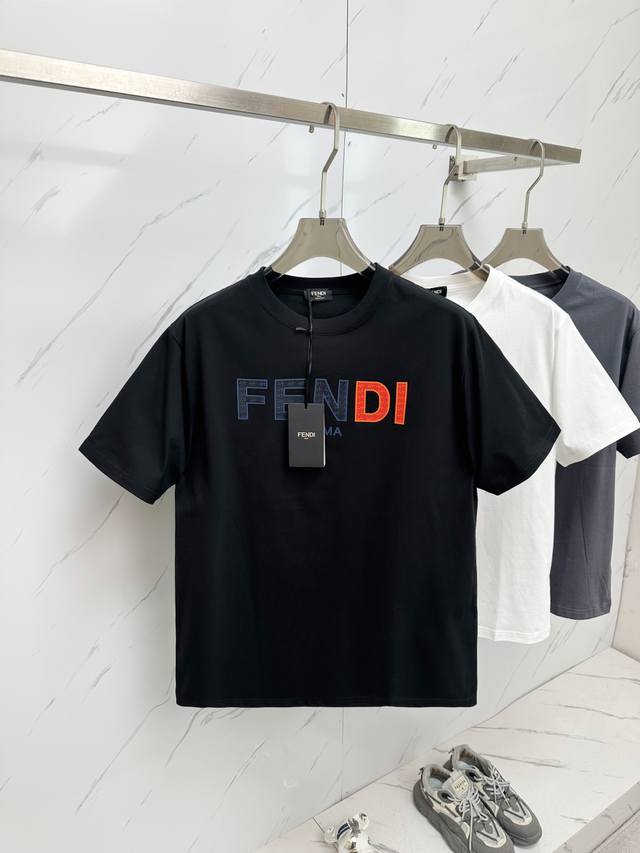 特价 元3件..3件起拿可以混搭拿 特价商品不退不换 Fdi 2025Ss春夏新款圆领短袖T恤定制面料 定型 不缩水经典字母Logo全网独家首发 百搭款细节处理