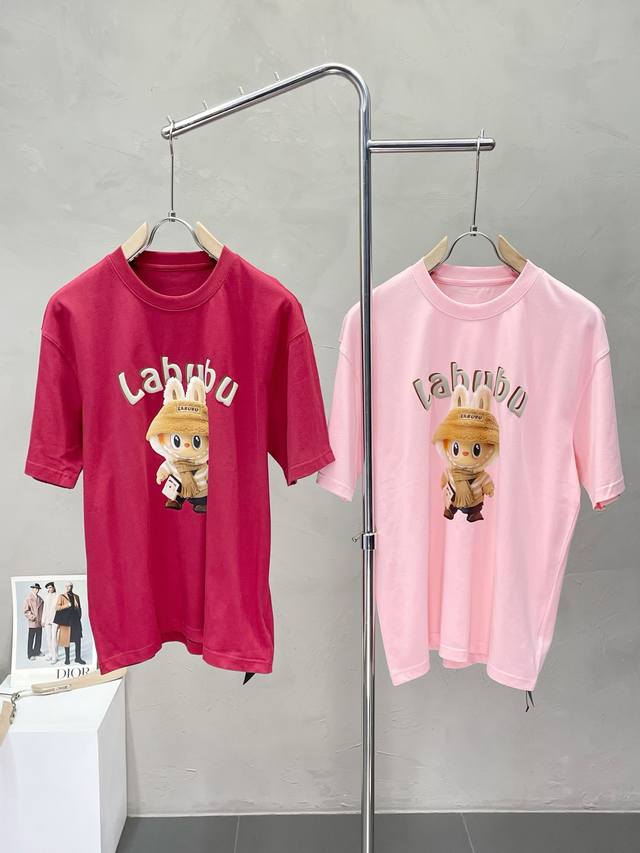 Labubu拉布布独家专供新款原单男士休闲短袖 高端定制 高端版本 时尚百搭爆款进口面料 手感超柔软细腻 穿着亲肤舒适 高端精品 代工厂P精细做工 上身非常赞