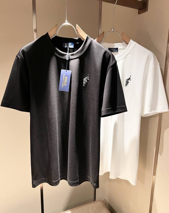 保罗Polosport 2025春夏新款短袖T恤，简约纯色时尚款不乏有许多设计大咖们都对于纯色都有着难以割舍的情怀。这是一种对于传统的致敬，也是一种对于情调的怀