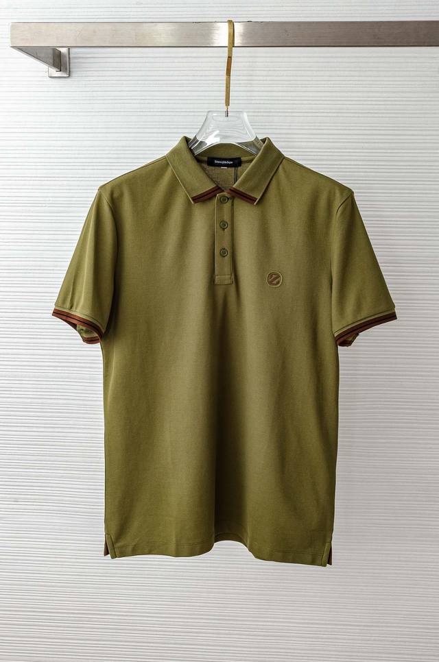 Zegna 2025Ss 会呼吸的面料100%皮马棉胸前标志性刺绣装饰男士圆领短袖T恤衫#面料精选生长于美国的100%Supima皮马棉面料，Supima与常见