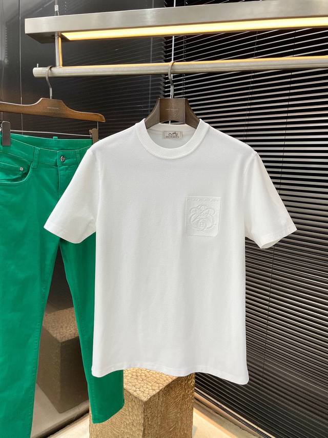 Hermes 爱马仕 系列 Vip高级定制 2025春夏季新款短袖 百搭款式 任何人都可以轻松驾驭 面料全订制 高定一等品桑蚕丝面料 面料手感柔软，上身舒适柔软