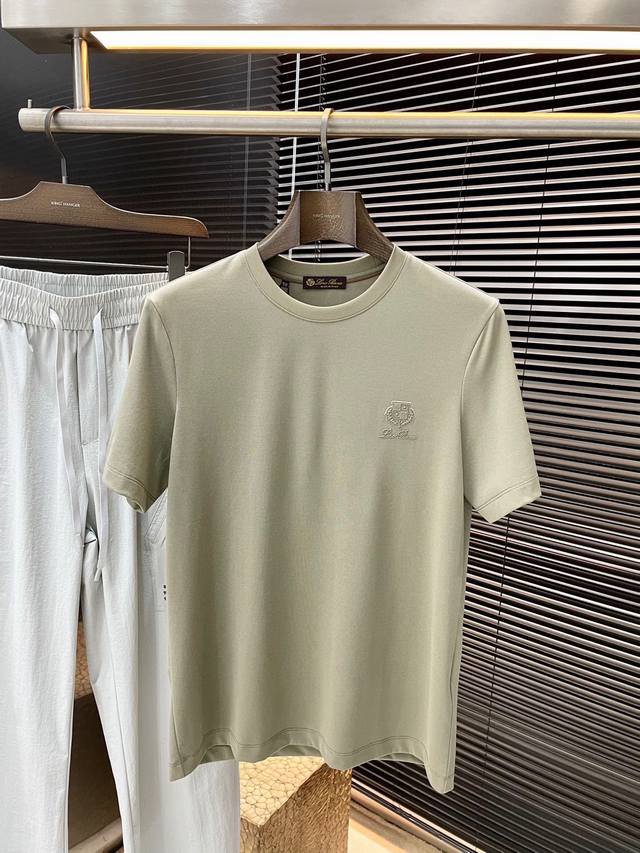 Loro Piana 诺悠翩雅 系列 Vip高级定制 2025春夏季新款短袖 百搭款式 任何人都可以轻松驾驭 面料全订制 高定一等品聚脂纤维棉混纺面料 面料手感