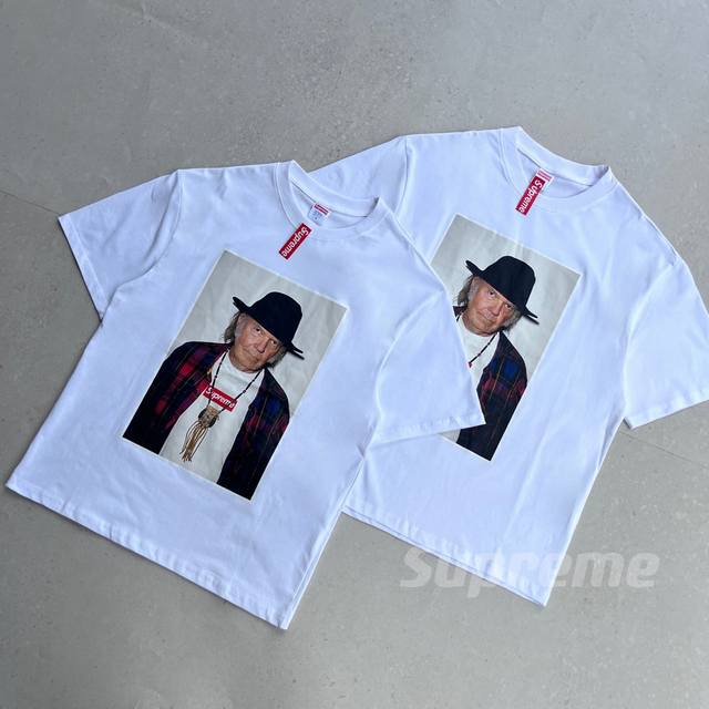 顶级版本 Supreme 25Ss Neil Young Tee尼尔杨摇滚音乐教父联名 人物相片图案Logo印花美潮复古高街宽松情侣短袖T恤 男女同款 #爆款强