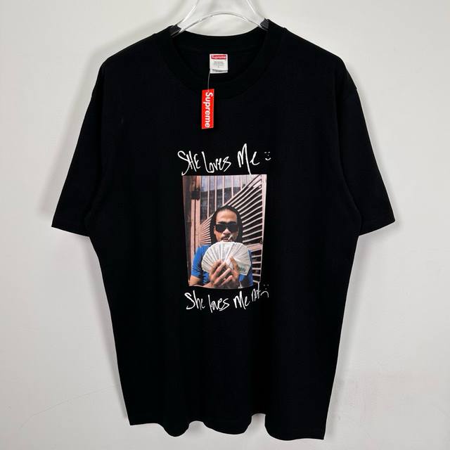 顶级版本 Supreme 25Ss Max B Tee 纽约传奇说唱歌手人物联名 相片图案Logo印花美潮复古高街宽松情侣短袖T恤 男女同款 #爆款强势登陆 一