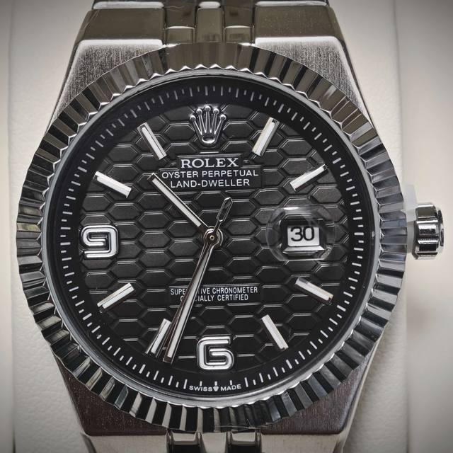 2025新款 劳力士Rolex “陆使型” 新系列 陆栖者 进口石英机芯 男女同款商务腕表 40Mm 黑色表盘 劳力士隆重发布新款腕表，其构思设计源于创新精神。