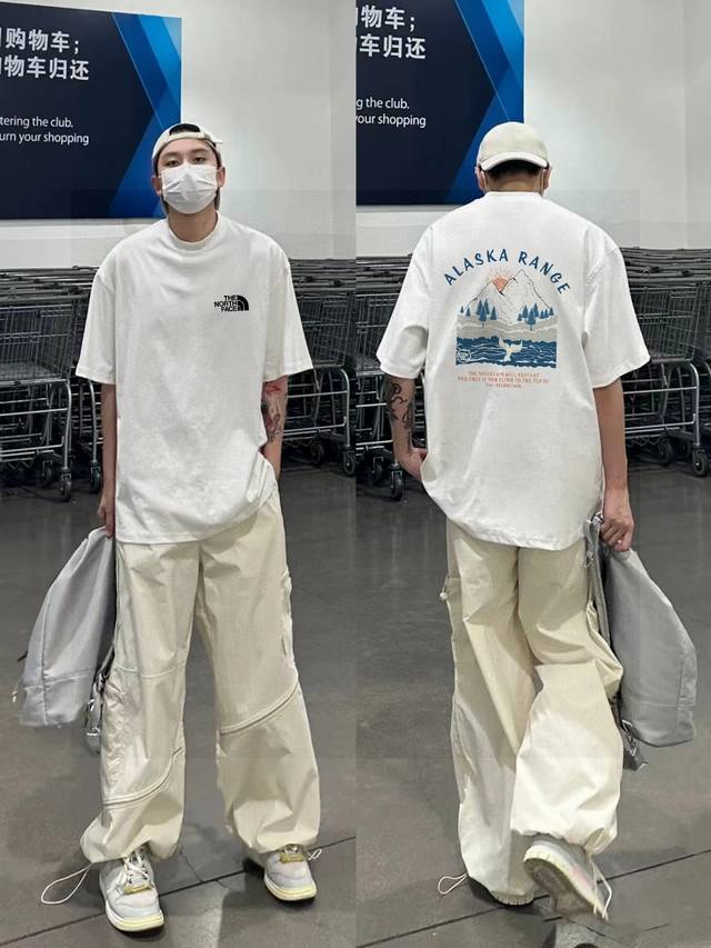 高品质北面Tnf专柜同款鲸鱼跳水情侣印花男女同款情侣短袖采用260克定制精梳纯棉，三针五线做工，领口定制螺纹不变形，领口包包边条，肩膀处内里带压条，做工面料细节