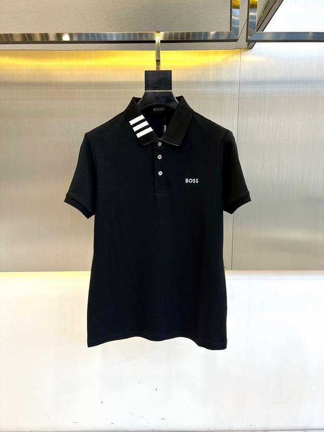 Hogo Boos、2025早春新品男士Polo衫，选用高密进口支珠地丝光棉定制面料，区别于市面上多数材质，更显独特个性不单调，织纱工艺Logo图案，车工走线整