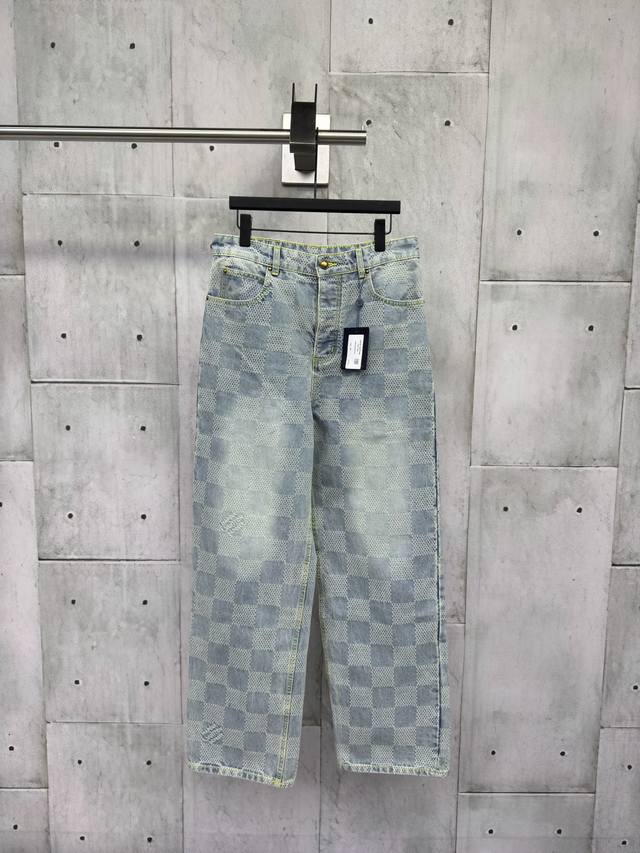 Louis Vuitton 24Ss 棋盘格牛仔裤，第一时间原版购入开发，3D Damier 提花面料，展现 Pharrell Williams 于 春夏秀场推