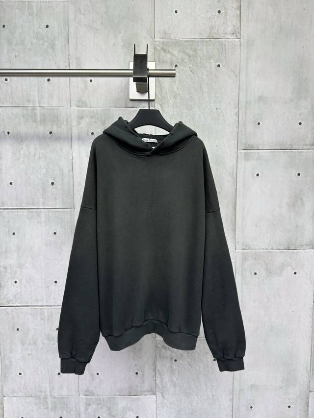 Acne Studios 25Ss 1996做旧水洗棒球服外套哑光磨砂质感 很有做旧味道！就很实穿，内里大毛圈有一定厚度，布面纹理粗狂清晰，超适合开春冷暖交替的