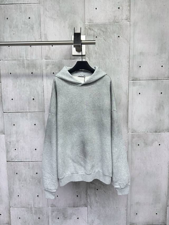 Acne Studios 25Ss 1996做旧水洗棒球服外套哑光磨砂质感 很有做旧味道！就很实穿，内里大毛圈有一定厚度，布面纹理粗狂清晰，超适合开春冷暖交替的