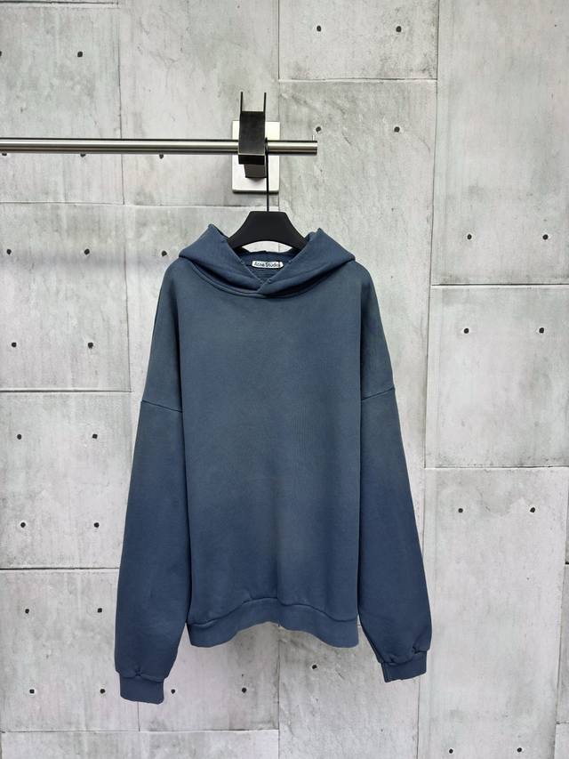 Acne Studios 25Ss 1996做旧水洗棒球服外套哑光磨砂质感 很有做旧味道！就很实穿，内里大毛圈有一定厚度，布面纹理粗狂清晰，超适合开春冷暖交替的