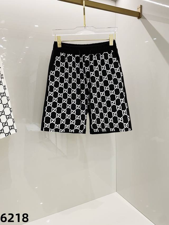 古奇 新品 贸易渠道货品, 2025春夏新款，Gucci轮廓型拼接裁剪休闲短裤。出众的型格让潮流时尚彰显活力,为平淡的青春加点猛料...客供针织有机棉,工艺技术