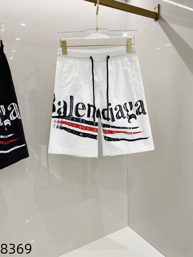 巴黎世家 新品 贸易渠道货品, 2025春夏新款Bal*Nci*Ga轮廓型拼接裁剪休闲短裤。出众的型格让潮流时尚彰显活力,为平淡的青春加点猛料...客供针织有机