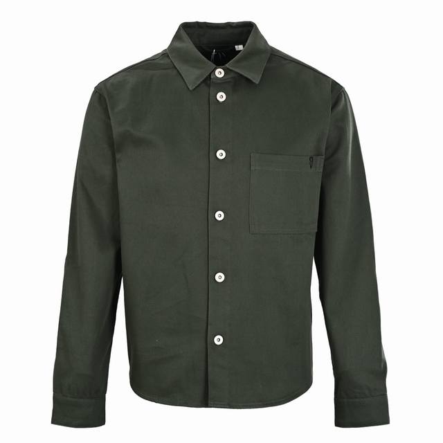 Burberry巴宝莉Bbr 盾牌翻领牛仔衬衫外套原版7900购入，原版定制天丝棉布料，81%棉，19%天丝。克重330G。布料有透气、吸湿、舒适的优势。拼接处
