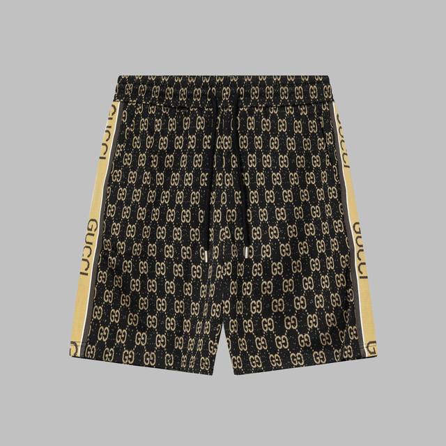 Gucci 古驰满印花织带老花纹、高品质纯棉 面料特别手感、超级质感 舒适柔软透气休闲宽松版型 潮流男女同款颜色：黑色绿色码数： Xs ｓ ｍ L