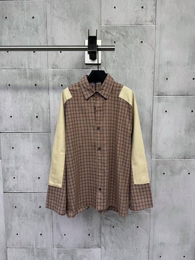 Acne Studios 拼接格纹长袖衬衫描述：采用格纹图案，衣袖处有对比色补丁。复古慵懒风撞色，版型宽松慵懒随意手感超柔软细腻 穿着亲肤舒适 高端精品 代工厂