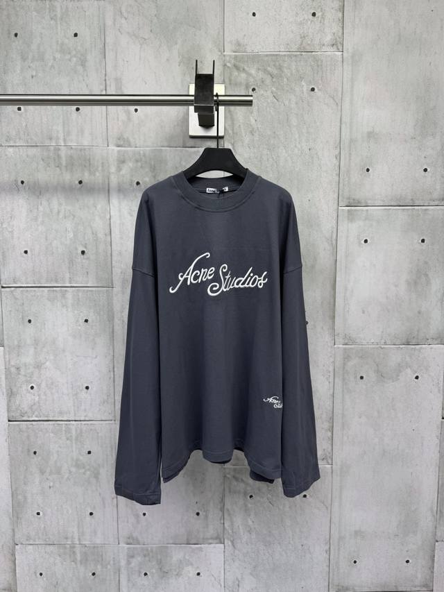 Acne Studios 贴布刺绣字母长袖工艺说明：面料采用280克珠地网眼，进口田岛机高密度立体万针刺绣，整体走线平直细腻，面料舒适柔软，颜色一致无色差 能与