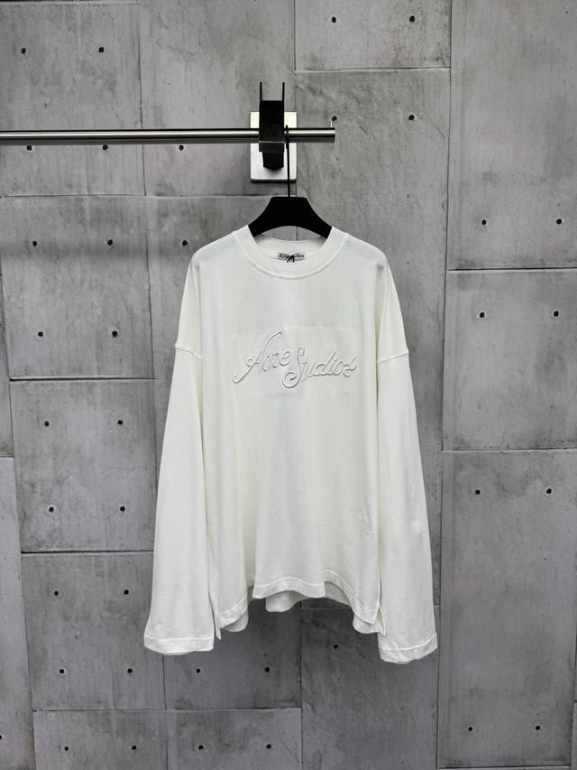 Acne Studios 贴布刺绣字母长袖工艺说明：面料采用280克珠地网眼，进口田岛机高密度立体万针刺绣，整体走线平直细腻，面料舒适柔软，颜色一致无色差 能与