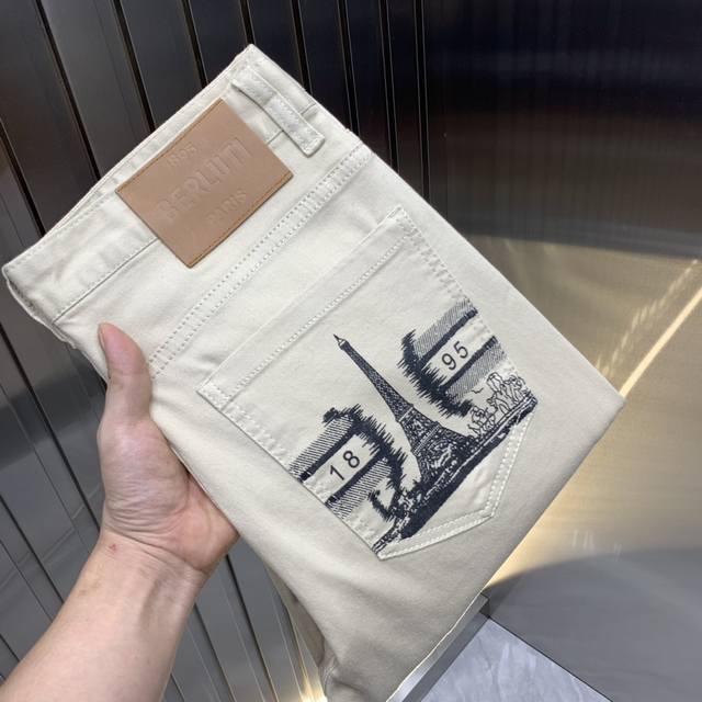 Berlut’2025新品男士牛仔裤 面料舒适弹性好。独家发售 时尚优雅 重工艺设计。采用原色酵母水洗工艺 精选进口重磅丹宁牛仔面料 配定制五金装饰 真皮皮牌