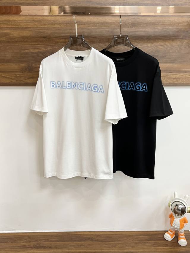 主推 Balenciaga 独家专供春季新款巴黎世家时尚休闲圆领短袖，纯棉面料原单工艺高端欧版原单T恤，潮流时尚休闲半袖 透气舒适度高，细节无可挑剔，品牌元素设
