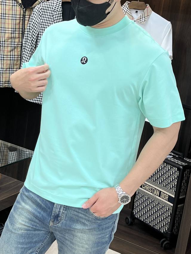 主推 Gucci 古驰 2025春季独家专供新款潮男时尚休闲短袖T恤。春季新款休闲圆领短袖T恤衫，高端欧版原单潮流时尚精品！透气舒适度高，细节无可挑剔，品牌元素