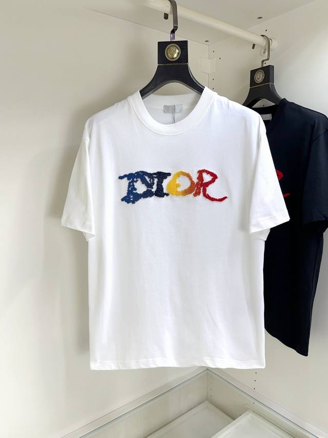 Dior 迪奥 胖哥福音最大Xl可穿200斤 顶级圆领休闲短袖 顶级版本 高级定制百搭款式 任何人都可以轻松驾驭 面料全订制工艺 胸前奢华经典品牌最新Logo设