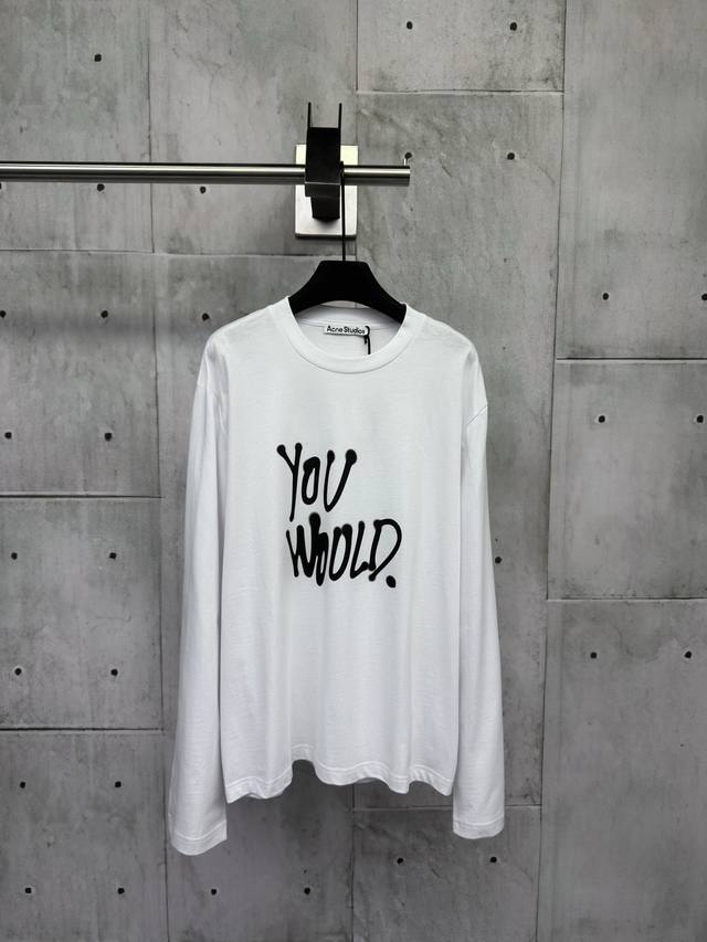 Acne Studios喷墨水绘印花长袖T恤Yb购入打版，采用定制精梳棉面料，面料水洗，胸前手绘喷墨印花点缀，面料柔软舒适透气性好，能与多类型下装搭配营造时尚造
