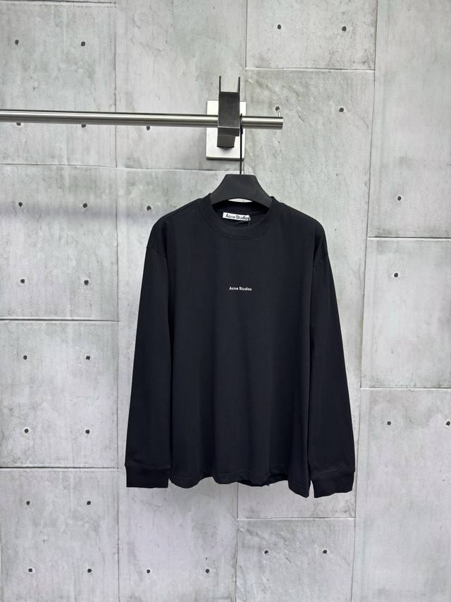 Acne Studios25Fw极简字母Logo长袖T恤工艺说明：采用宽松休闲的版型，纯色系设计，好驾驭又实用。领口、袖口配有螺纹装饰，微微的弹力收拢让更有型。