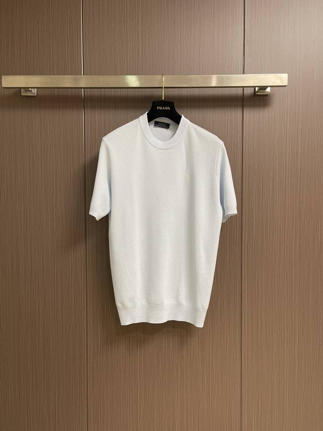 Rl Polo Ralph Lauren 2025Ss春夏新款针织圆领短袖T恤，简约纯色时尚款，不乏有许多设计大咖们都对于纯色都有着难以割舍的情怀。这是一种对于