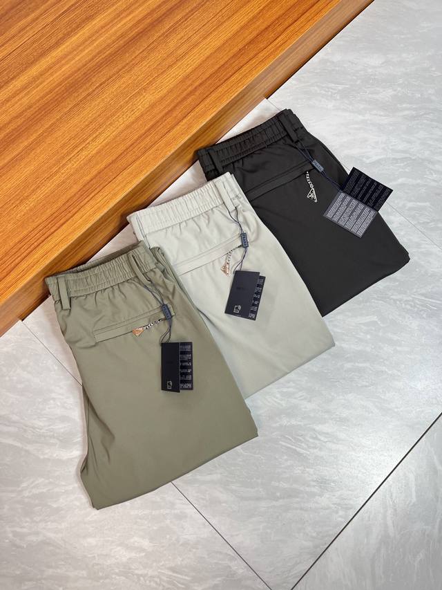Prada 普拉达 2025春夏新品 三标齐全 西裤 休闲裤 好货不用过多介绍 看细节 专柜码数：29-36 175 140上身32码