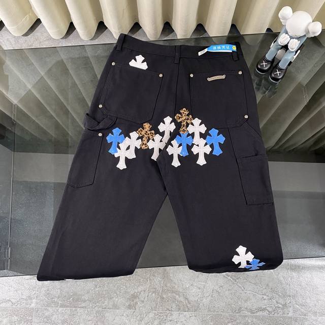 Ch克罗心Chromehearts 限定豹纹蓝白十字拼皮黑色工装牛仔裤伐木裤柜价50W级别，贴布十字花点缀，水洗牛仔裤！！ 绝对高端的奢华产物，1.9W级别的神