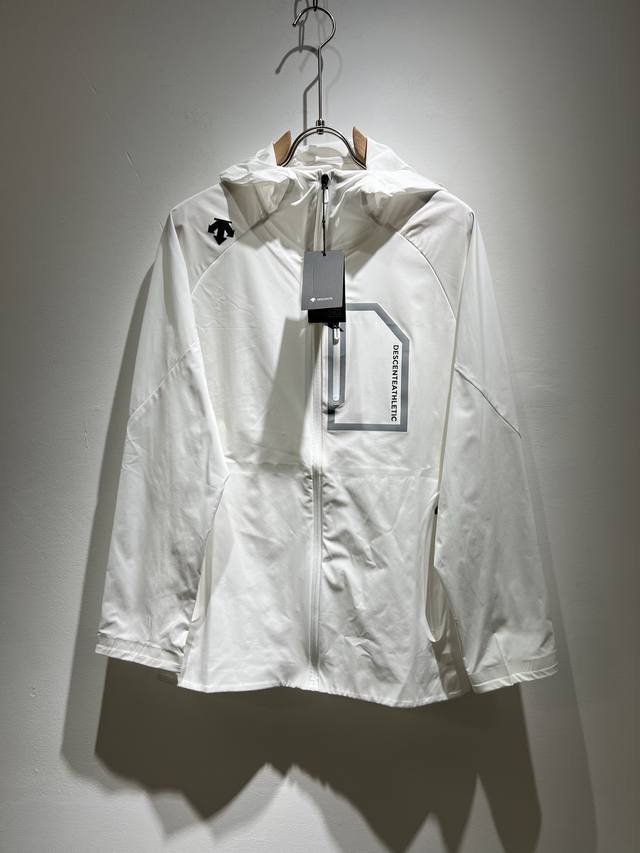Ziy 迪桑特Descente 2025春夏新款男女同款防晒服夹克外套，自1935年荣耀至今的专业运动品牌。80余年来，始终坚持“Design That Mov